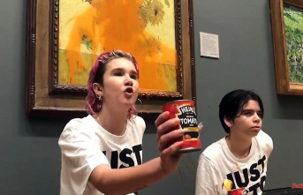 New "Glue-Protest": Activists pour tomato soup on the Van Gogh factory