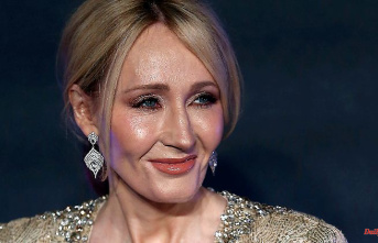"Women's Rights Destroyer": J.K. Rowling shoots at Scottish government