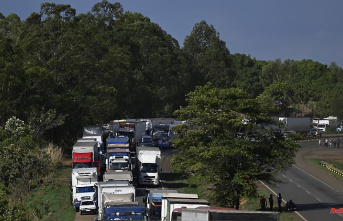 After election defeat: Bolsonaro supporters block roads