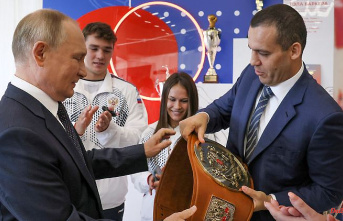 President comes from Russia: boxing association admits Russian and Belarusian boxers
