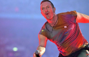Coldplay postpones concerts: Chris Martin suffers from severe lung infection