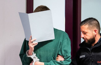 Own grandfather stabbed: 18-year-old has five years in prison