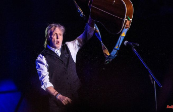 'Pretty impressive!': Paul McCartney is upside down