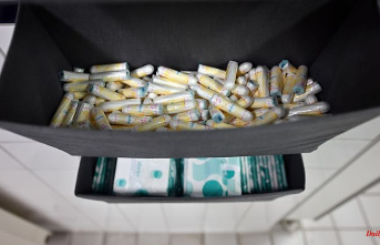 Stuttgart Mayor annoyed: tampon dispenser on men's toilet triggers debate