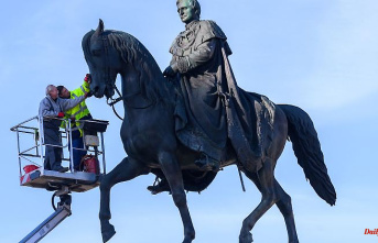 Saxony: restorers take a close look at the monument of King Johann