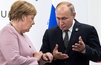 "Right then": Merkel defends gas deals with Russia
