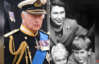 Childhood photo as a memory: Charles III. thanks for participation