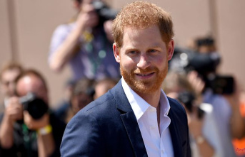 Is Prince Harry going on a PR tour ?: The royals are threatened with a "New Year's nightmare"