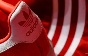 Group starts sweating: Adidas collects profit forecast again