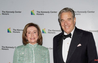 Possible political motive: Pelosi's husband knocked out in a burglary