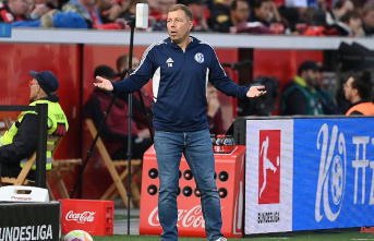 "Of course I feel nervous": Schalke coach is irritated by his own final