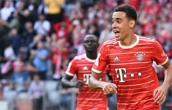 Late goal brings luck to VfB: FC Bayern storms back to the top with a magic show