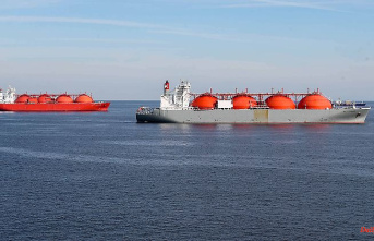 No free slots for unloading: liquid gas tankers are piling up in front of Spain's ports