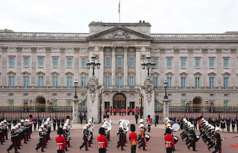 No royal residents: Buckingham Palace remains uninhabited for the time being