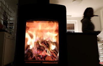 Deadly danger: Do not put wood stoves into operation yourself