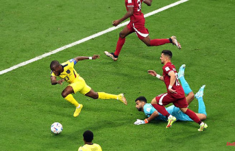 No chance against Ecuador: Qatar becomes the first World Cup host to lose the opening game