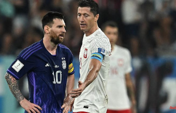 Table madness in World Cup Group C: In the end, Messi and Lewandowski celebrate together