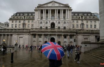 "A tough road ahead of us": Great Britain has one foot in the recession