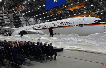 Machine with special equipment: Lufthansa hands over new government aircraft