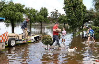 Entire small town under water: Australia is fighting fatal flooding