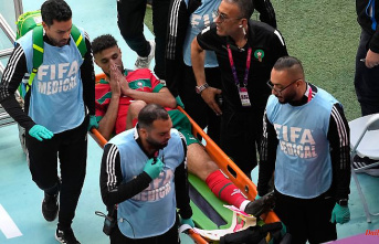 Mazraoui with a stretcher off the field: Bayern's bad luck at the World Cup superimposed on a courageous Morocco game