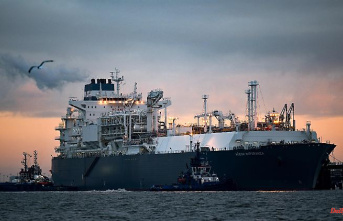 Dispute before opening: Habeck defends LNG terminal in Wilhelmshaven