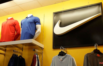 Warehouses are still full: Nike surprises with a jump in sales