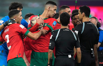 Coach Regragui looks ahead: Morocco grumbles about referee and "FIFA Mafia"