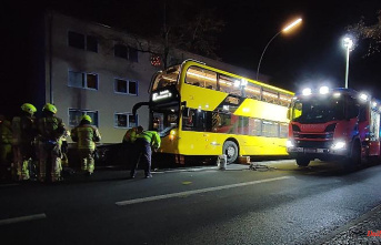 Long wait for an ambulance: 15-year-old dies in a bus accident in Berlin
