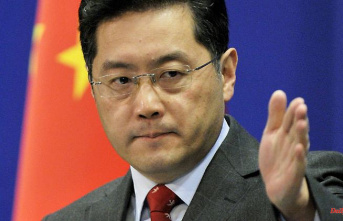 Hard line on West: China appoints "wolf warrior" Qin as foreign minister