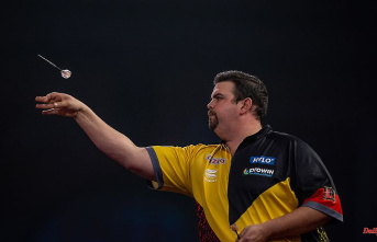"I was actually dead": Clemens survives a big thriller at the Darts World Cup
