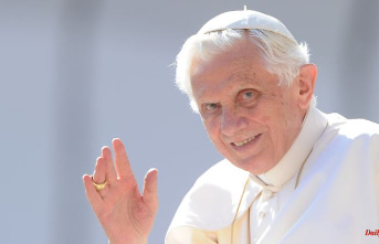 Condition is "serious but stable": Benedict XVI. recovers from good sleep
