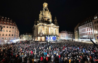 Saxony: Frauenkirche: desire for peace at Christmas Vespers
