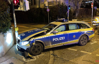 Baden-Württemberg: Two injured in a collision with a patrol car
