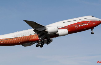 Jumbo jet to be phased out: Boeing delivers the last 747