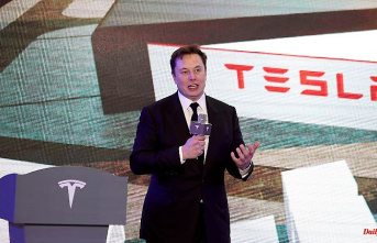 Accounts still blocked: Does Musk end up harming Tesla with Twitter chaos?