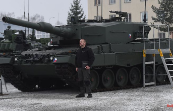 Part of the ring exchange: Germany hands over the first "Leopard 2" to the Czech Republic