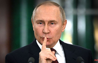 Discrediting the army?: Opposition politician sues Putin over the word "war"