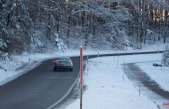 Baden-Württemberg: Accident on a slippery road: Injured and 50,000 euros in damage