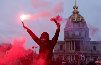 Macron's popularity is crumbling: a million French protest against pension reform