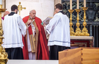 Historic farewell in Rome: Pope Francis' speech has little direct connection to Benedict XVI.