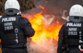 North Rhine-Westphalia: scuffles between activists and police officers in front of Lützerath