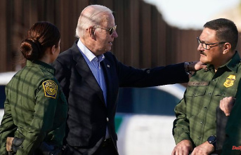 First visit to Mexico border: governor makes serious allegations against Biden