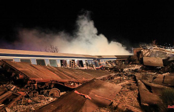 Collision with freight train: at least 15 dead in train crash in Greece