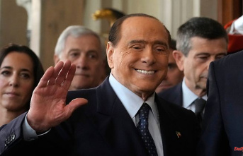 Trial of "Bunga-Bunga" parties: Berlusconi escapes conviction again