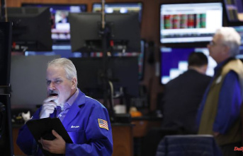 Intel stock plummets: Fed minutes fail to reassure investors