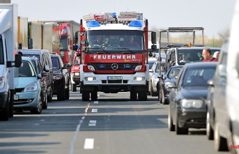 Bavaria: steel mat falls on the highway: six vehicles collide