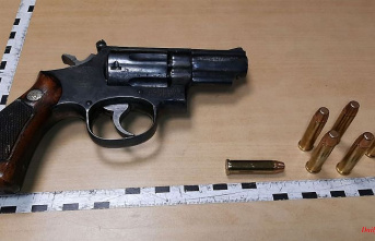 Baden-Württemberg: Two men caught and arrested with loaded revolvers