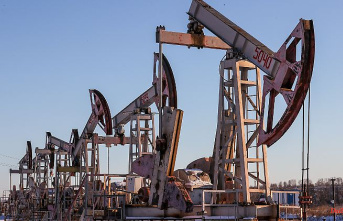 Russia forced to offer rebates: price per barrel of Russian oil falls below $50