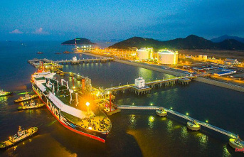 From Importer to Trader: How China Secures Control of the Global LNG Market